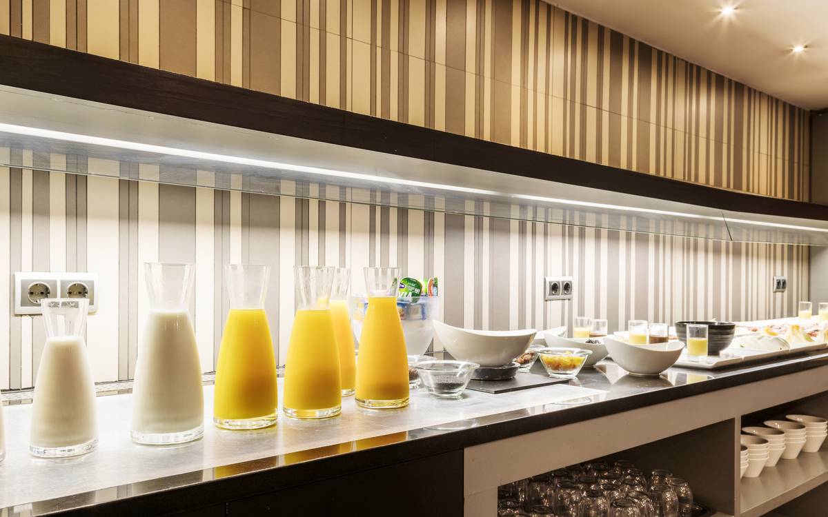 FrÜhstÜcks-buffet hotel ilunion almirante barcelona FrÜhstÜcks-buffet hotel ilunion almirante barcelona